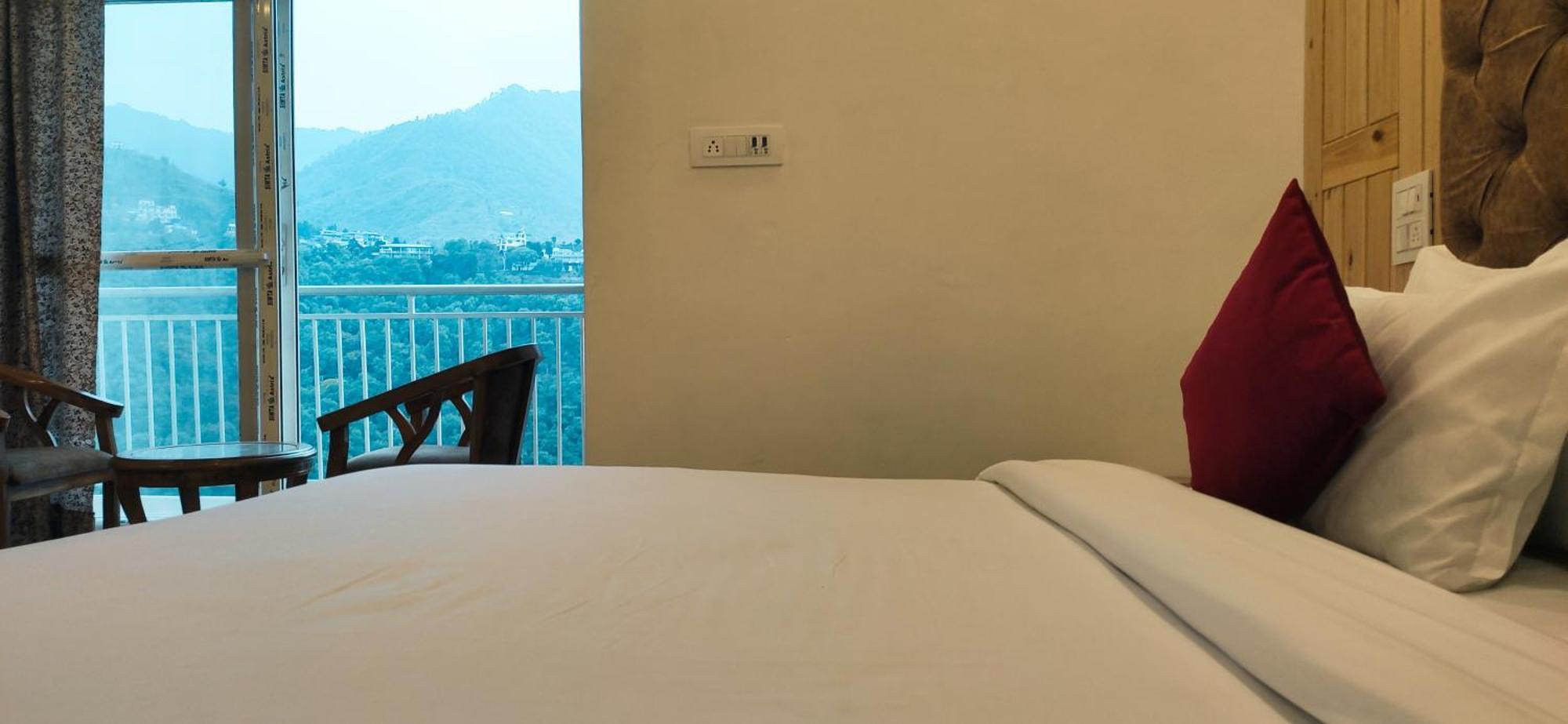 Queens Hill By Edge Mussoorie Buitenkant foto