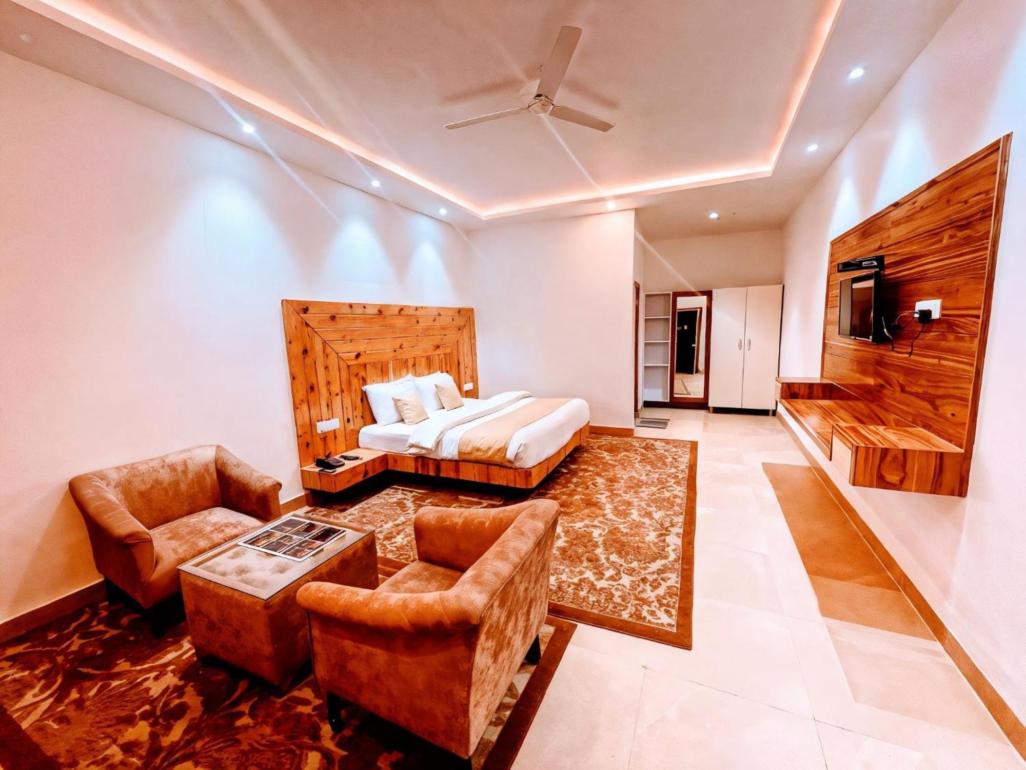 Queens Hill By Edge Mussoorie Buitenkant foto